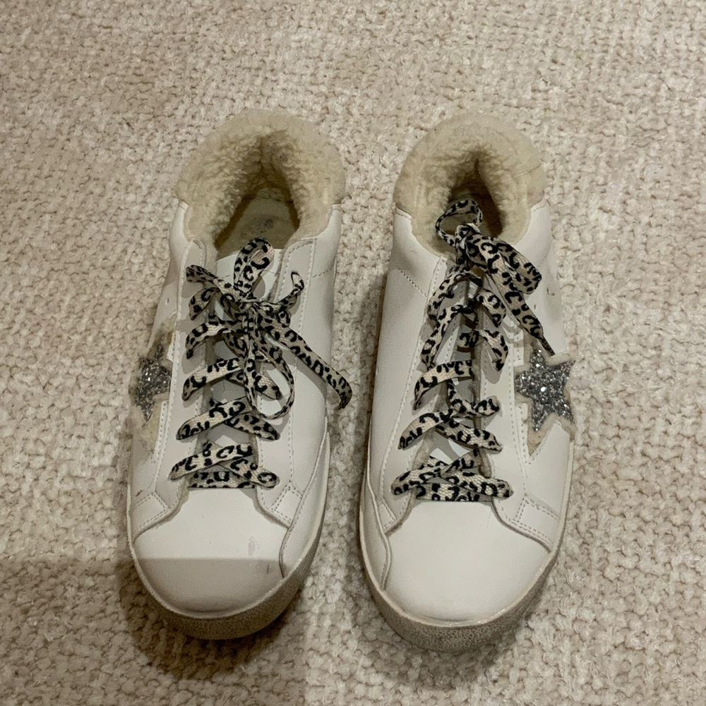 Stylish Womens White Sneakers with Star Detail